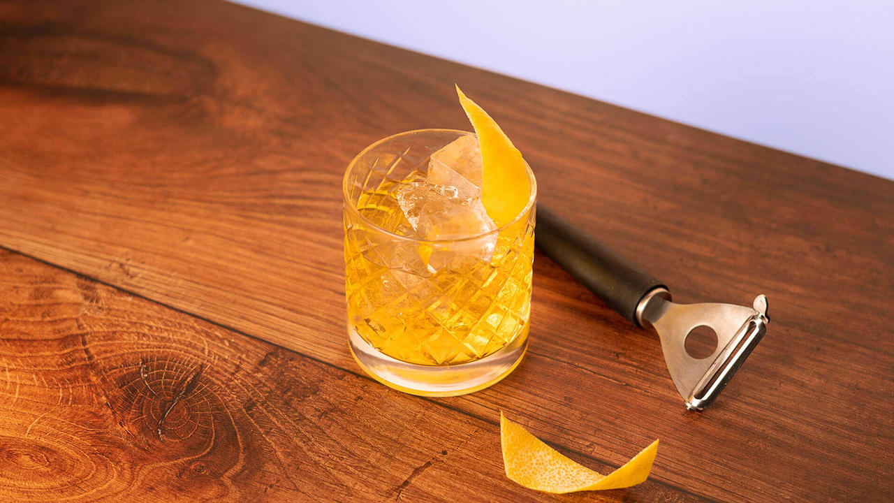 Rusty Nail Cocktail Recipe | European Bartender School